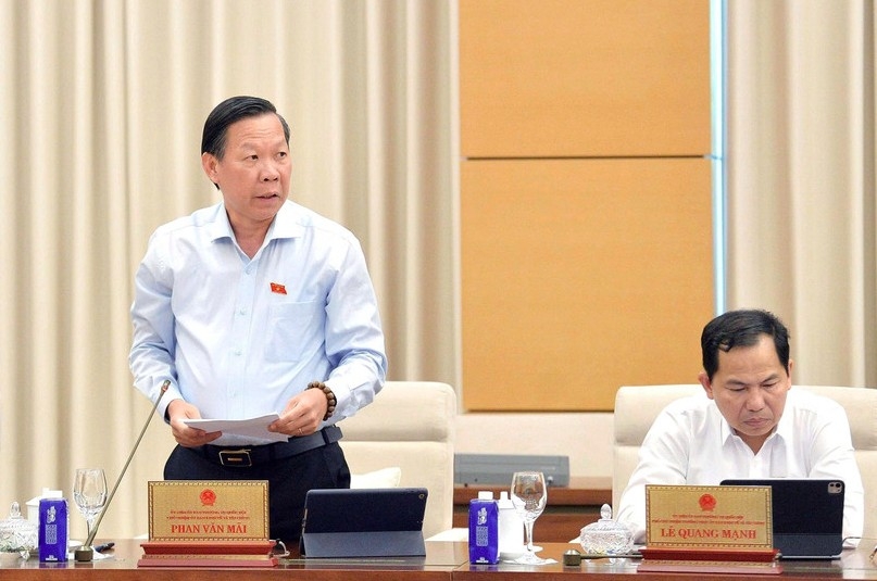 Chairman of the NA’s Committee for Economic and Financial Affairs Phan Van Mai speaks at the 49th session of the NA Standing Committee on September 22. (Photo: VNA)