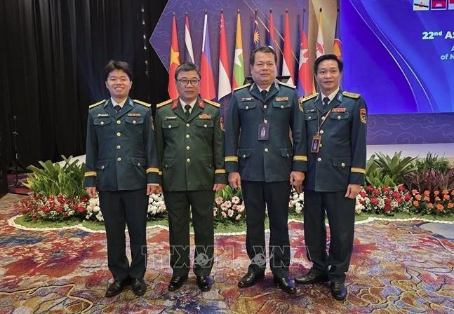 The Vietnamese delegation led by Commander of the Vietnam Air Defence-Air Force Maj. Gen. Vu Hong Son (second from right) at the 22nd ASEAN Air Chiefs Conference (Photo: VNA)