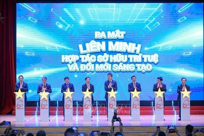 The launch of the IP and innovation cooperation alliance at the dialogue in Hanoi on September 26 (Photo: VNA)