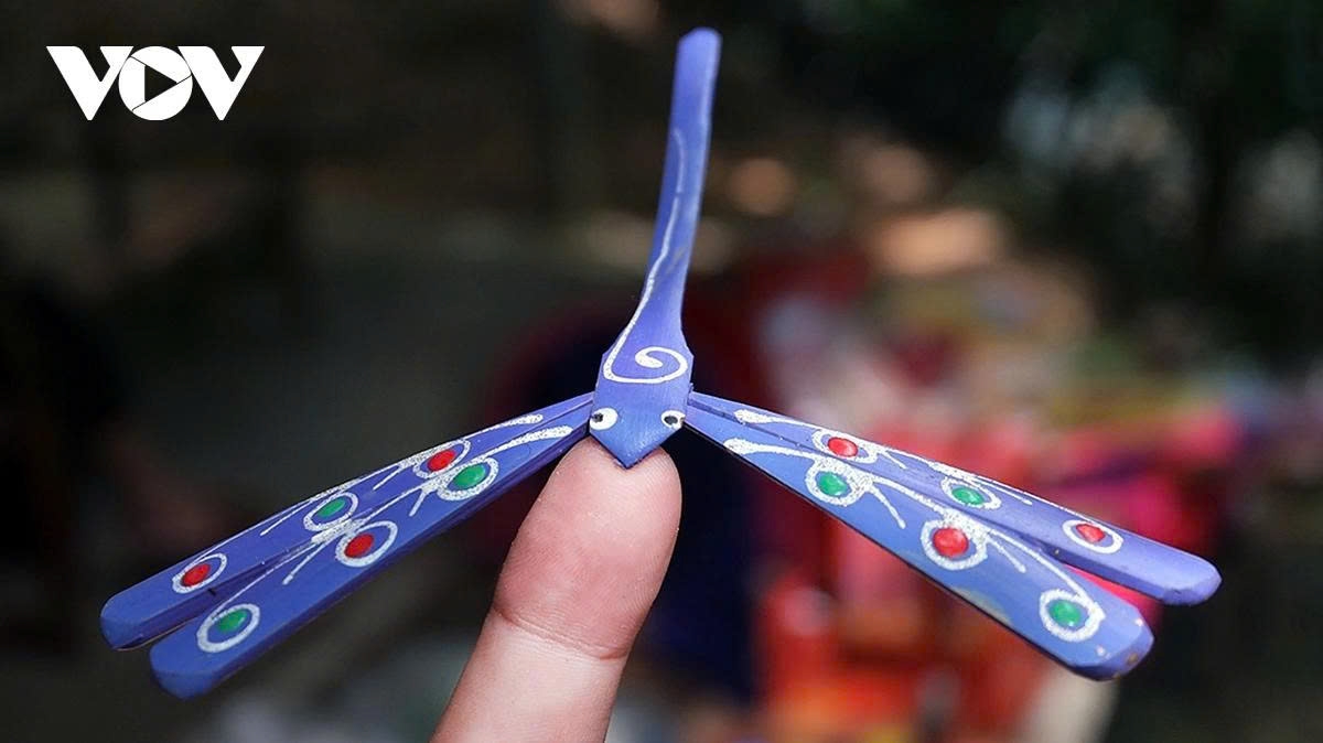 Over 20 families in the village pursue the craft after three decades