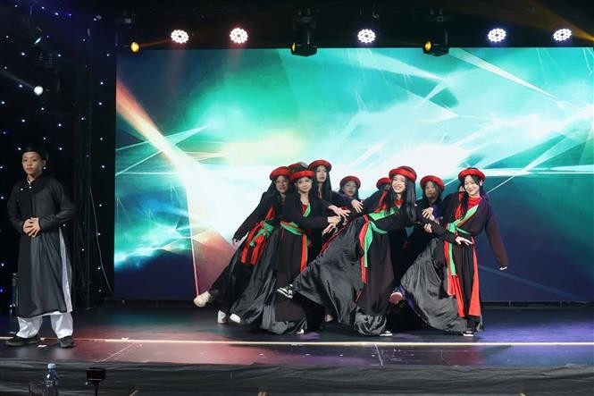 An art performance celebrating the event