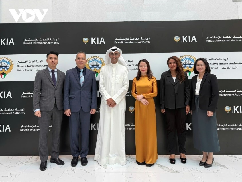 Deputy FM Nguyen Minh Hang meets CEO of Kuwait Investment Authority