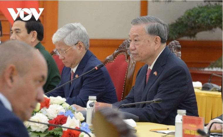 Party General secretary To Lam speaks at the talks