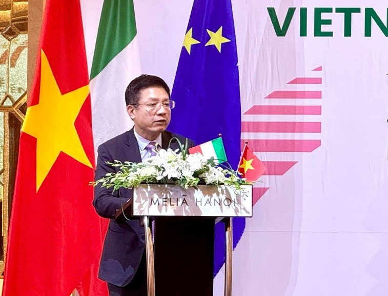 Deputy Minister of Finance Ho Sy Hung speaks at the event (Photo: VGP)