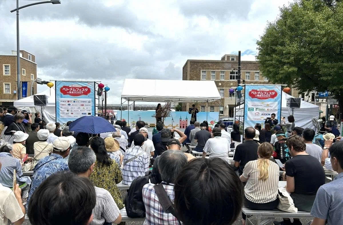 The festival attracts thousands of locals and tourists on its opening day