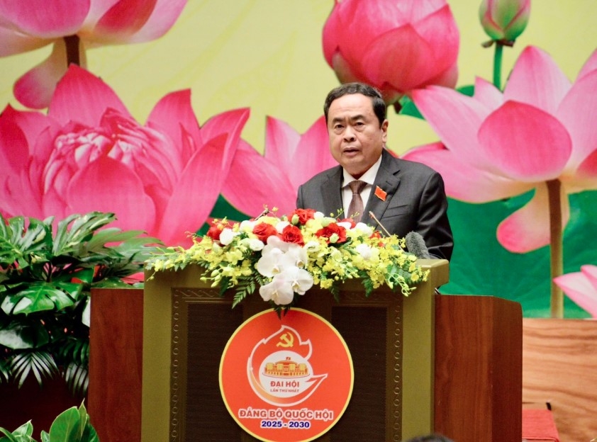 NA Chairman Tran Thanh Man delivers opening speech at the congress