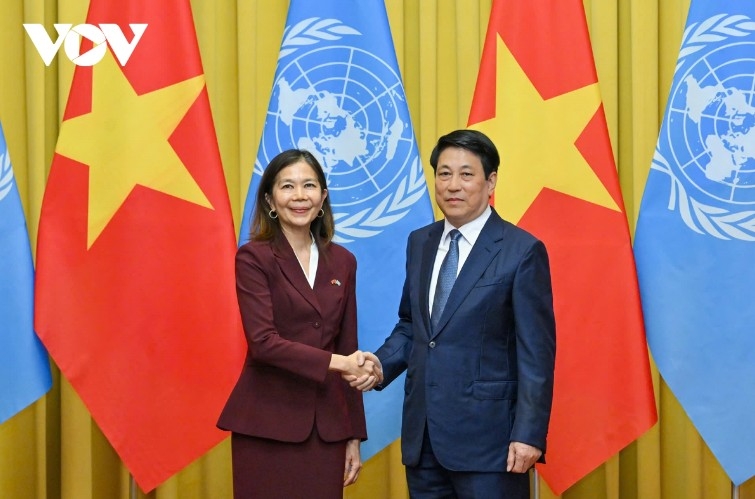 The Vietnamese State leader and UN Resident Coordinator in Vietnam Pauline Tamesis