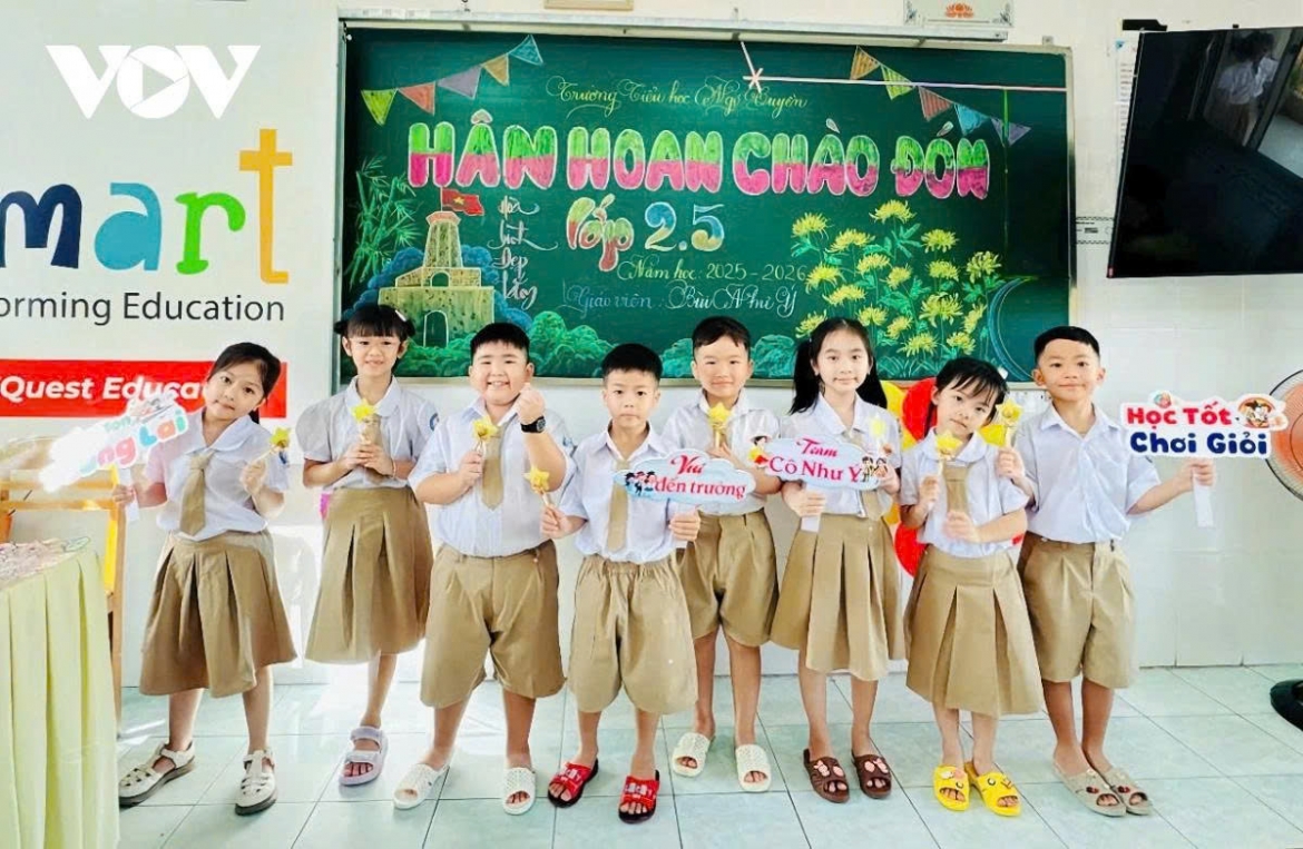 The Mekong Delta City of Can Tho City has a total of 1,215 kindergartens and schools. The local education sector employs 38,263 managers and teachers across all levels, from kindergarten to high school. However, compared to the number of classes and students, the city is currently facing a significant shortage of teachers.