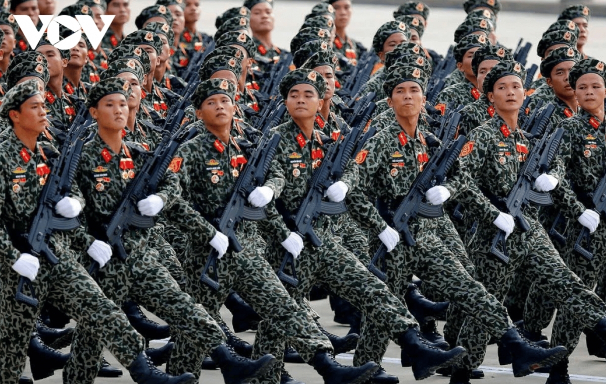 Airborne soldiers’ formation