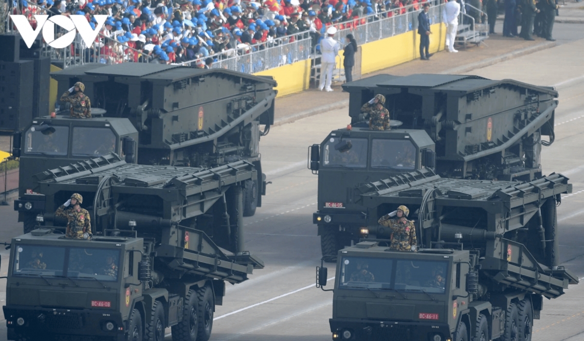  Engineering Corps' equipment, including AM-50S and MS-20S bridge-laying vehicles. The MS-20S is a self-propelled bridge-laying vehicle manufactured in Poland, designed to assist infantry and vehicles in crossing difficult terrain, rivers, or major obstacles on the battlefield. Nearly 20 meters long, it can carry loads of over 72 tonnes—enough to support heavy weapon systems and super-heavy vehicles.