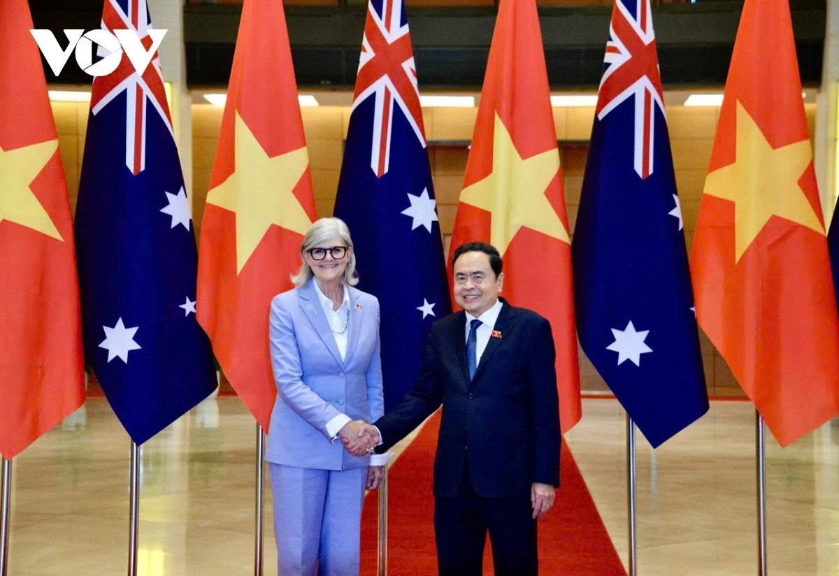 Vietnamese National Assembly Chairman Tran Thanh Man (R) shakes hands with Australian Governor-General Sam Mostyn ahead of their meeting in Hanoi on September 10