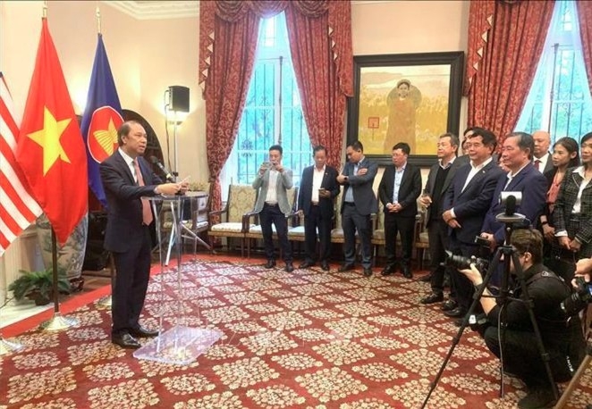 Vietnamese Ambassador to the US Nguyen Quoc Dung delivers opening remarks at the event (Photo: VNA)