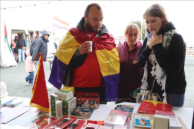 People visit Vietnam's booth at the ManiFiest 2025