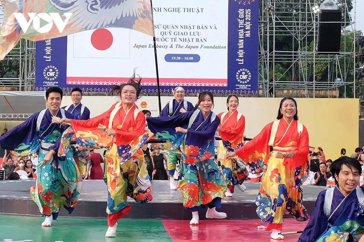 The first Cultures of World Festival is taking place in Hanoi with a wide range of experiential activities, art performances, cultural showcases, and interactive programs featuring 45 cultural spaces representing countries and territories from around the world.