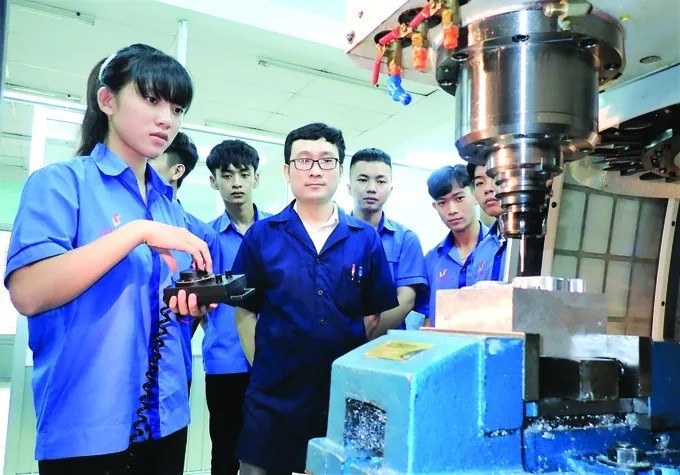 Students in a practice session at Ly Tu Trong College in Ho Chi Minh City (Photo: sggp.org.vn)