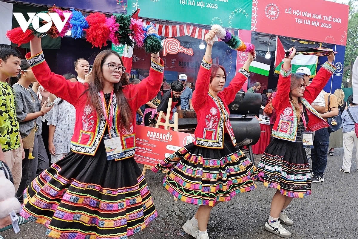 Visitors can enjoy delicious dishes while experiencing and exploring the unique culinary cultures of various countries.
