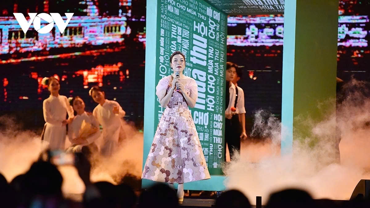 Taking place from October 25 to November 4, at the Vietnam Exposition Centre, Hanoi, the fair covers more than 130,000 m², with 3,000 booths from nearly 2,500 domestic and international enterprises, and is expected to attract about 500,000 visitors per day.