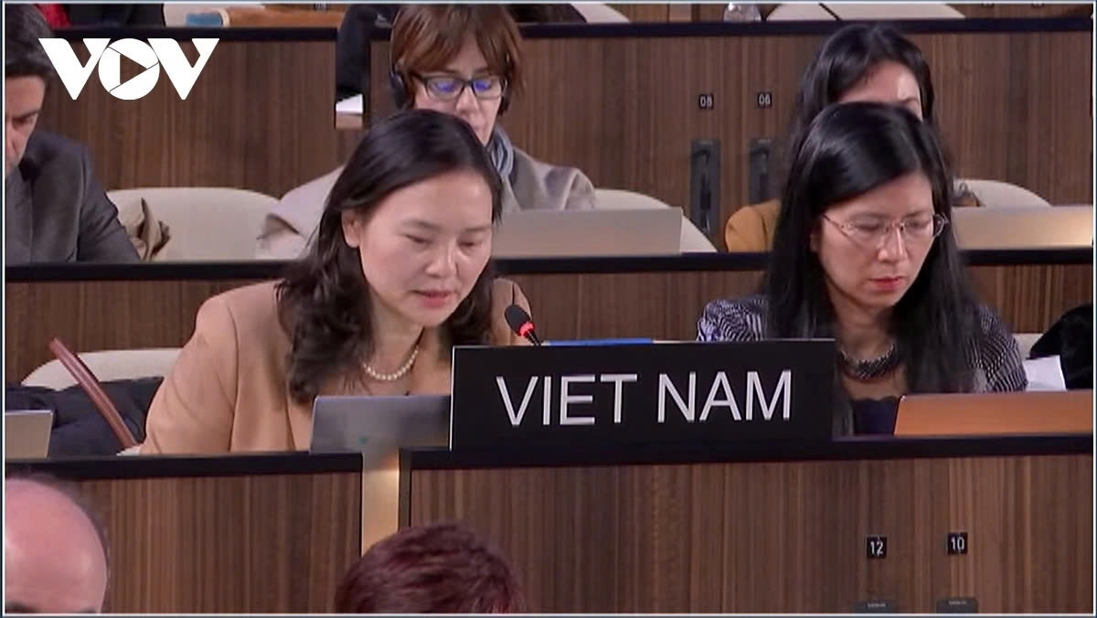 Ambassador Nguyen Thi Van Anh, Head of the Permanent Delegation of Vietnam to UNESCO, presents the initiative at the 222nd session of the UNESCO Executive Board
