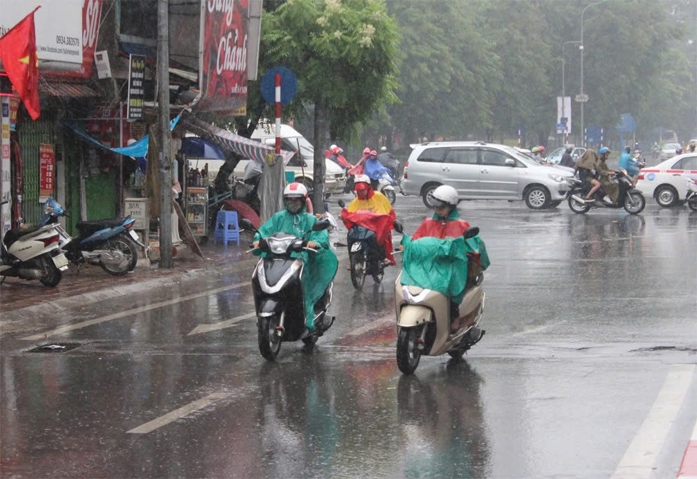 A weak cold air mass is set to bring heavy rain to Northern Vietnam from October 13-15