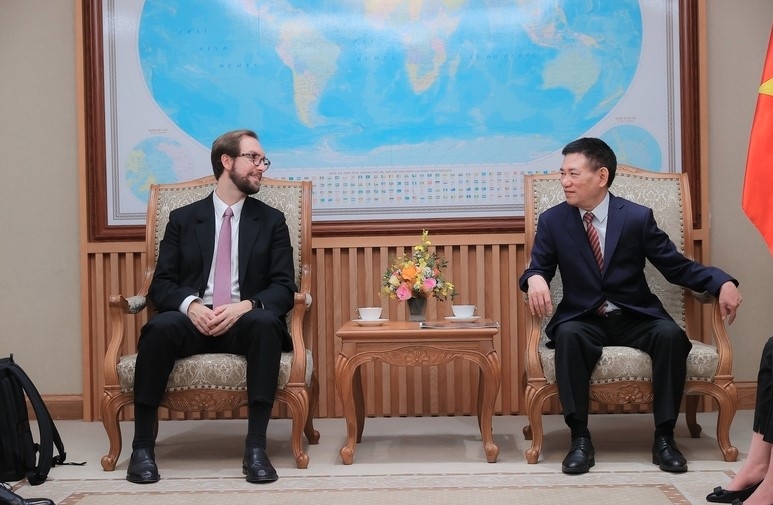 Deputy Prime Minister Ho Duc Phoc hosts Marco Dal Lago, Vice President for Global Development and Partnerships at Tether Group (Photo:vneconomy.vn)