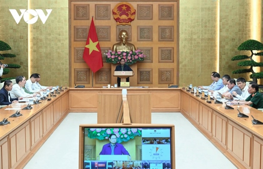 PM Pham Minh Chinh chairs the urgent meeting on swift measures to address aftermath of historic floods in central provinces