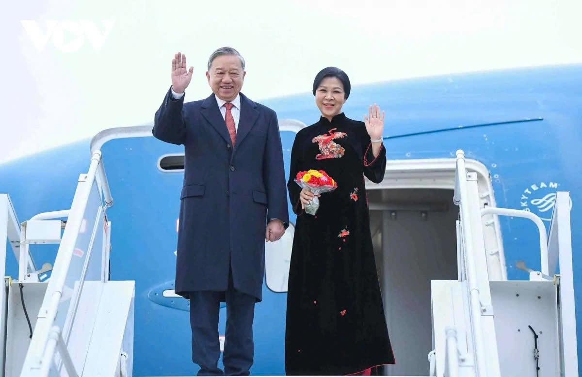 Party General Secretary To Lam and his spouse leave Helsinki on October 22, beginning an official visit to Bulgaria