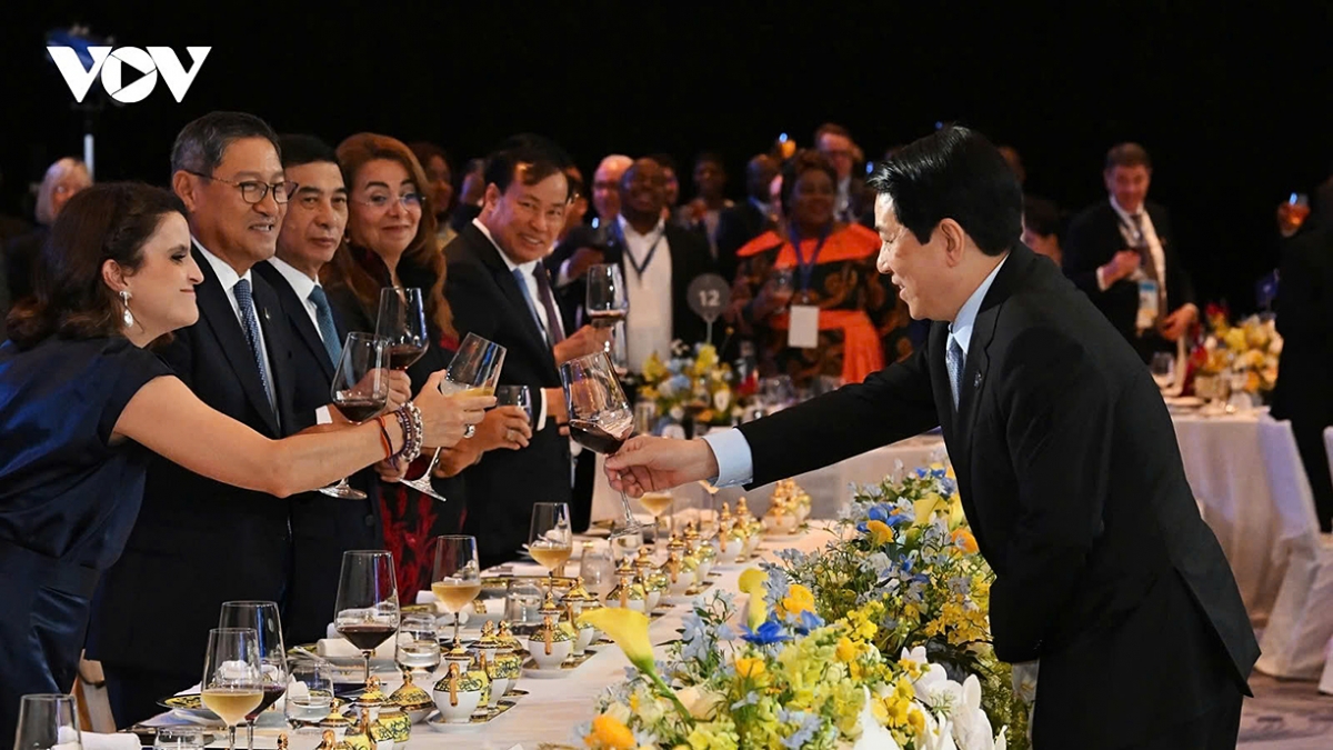 President Luong Cuong of Vietnam hosts a state banquet in honour of the delegations attending the signing ceremony of the UN Convention against Cybercrime (Hanoi Convention) on October 25