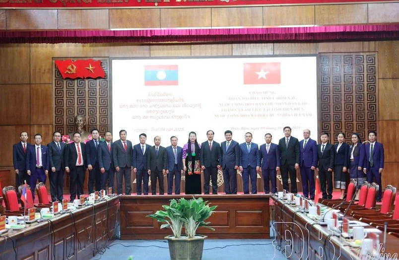 Delegates pose for a group photo at the event (Photo: baodienbienphu.vn)