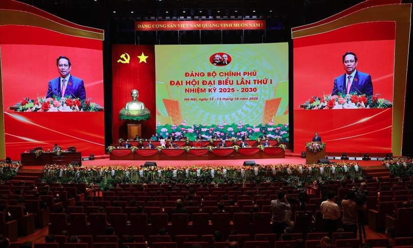 Prime Minister Pham Minh Chinh, who is also Politburo member and Secretary of the Government’s Party Committee, speaks at the first Party Congress of the Government on October 12. (Photo: VNA)