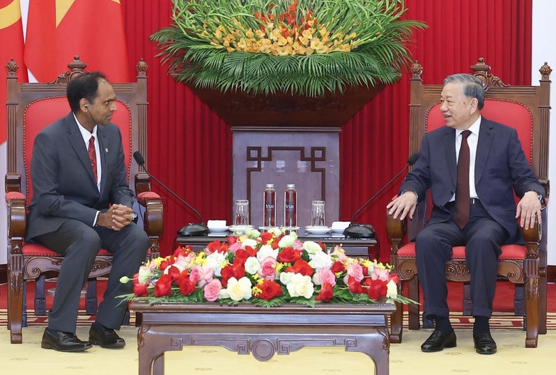 Party General Secretary To Lam receives President of the Data Centre Group at Marvell Technology Inc. Sandeep Bharathi in Hanoi on October 1, 2025 (Photo: VNA)