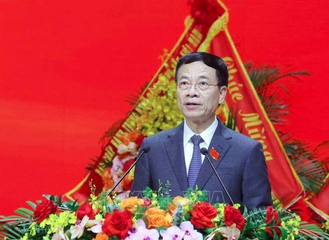 Minister of Science and Technology Nguyen Manh Hung, a member of the Party Central Committee, a member of the Government’s Party Committee, and Secretary of the Party Committee of the Ministry of Science and Technology delivers a presentation at the congress on October 13. (Photo: VNA)