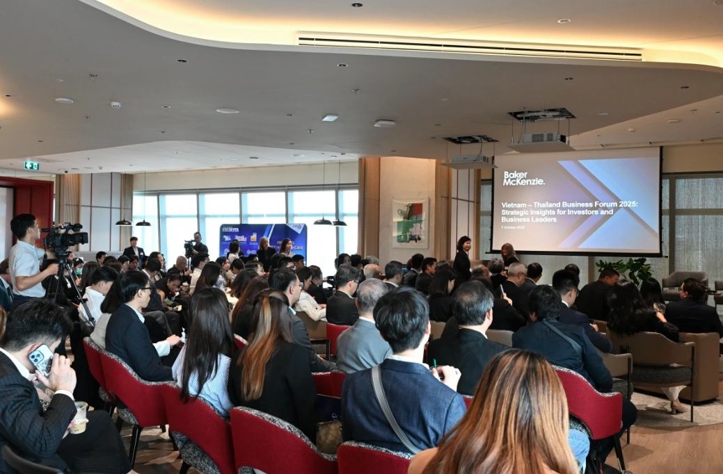 The forum attracts the participation of more than 100 Thai business representatives 