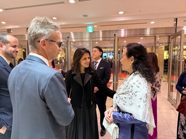 VFDA Chairwoman Ngo Phuong Lan meets with the Motion Picture Association (MPA) of the US during the festival (Photo: cand.com.vn)