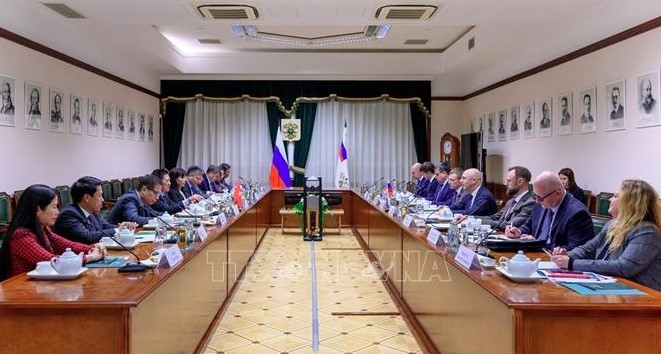 The Vietnam delegation led by Deputy Prime Minister Ho Duc Phoc meets with Russian Finance Ministry representatives (Photo:VNA)