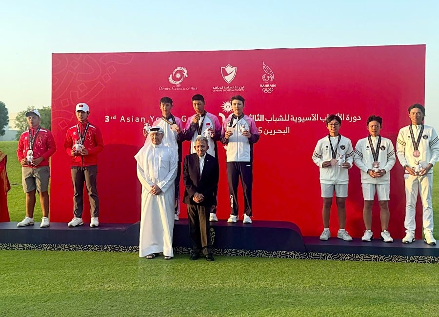 Vietnamese golfers (L) claim two silver medals at 2025 Asian Youth Games in Bahrain. (Photo: tdtt.gov.vn)