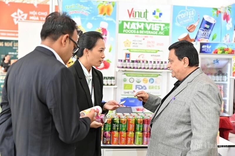 The first Autumn Fair 2025 helps connect domestic enterprises and international partners. (Photo: congthuong.vn)