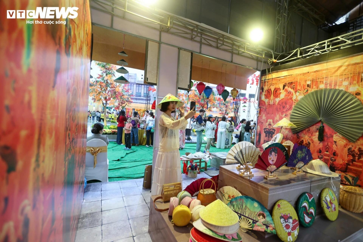 Chang Son paper fans