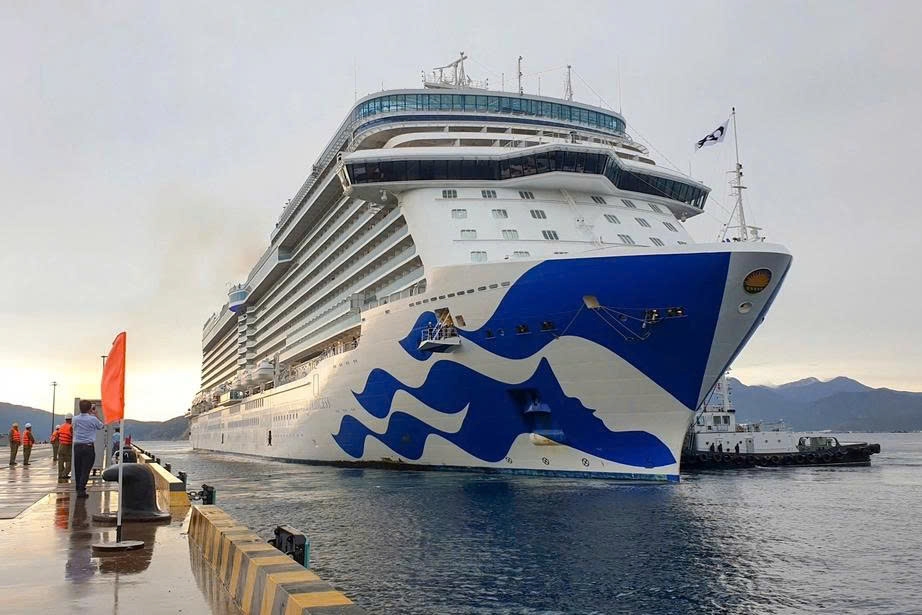 Discovery Princess brings 1,200 cruise passengers to Khanh Hoa. (Photo: baoxaydung.vn)