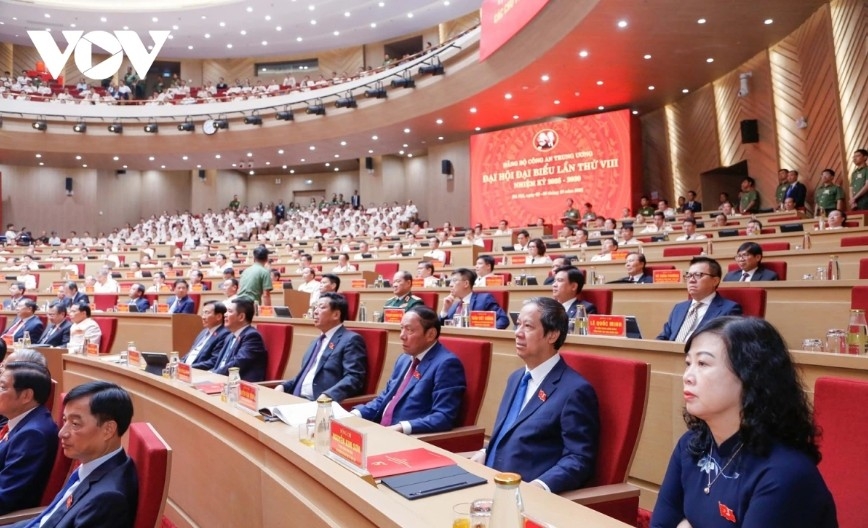 At the opening session, delegates will listen to a report on the results of the preparatory meeting, the introduction of the Presidium and the secretariat, an opening speech of the congress, a report on delegate credentials verification, a political report, and a review report on the leadership and direction of the Central Public Security Party Organization for the 2020–2025 tenure. The session will also feature presentations contributing to draft documents to be submitted to the 8th Congress of the Central Public Security Party Organization and the 14th National Party Congress.
