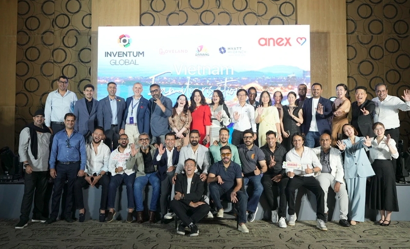 The Indian famtrip delegation visiting Da Nang poses for a group photo