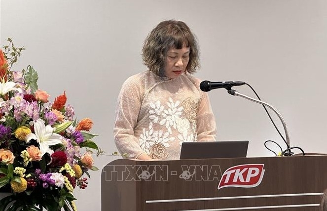 Nguyen Le Hang, Deputy Secretary-General of the Vietnam Federation of UNESCO Associations and Deputy Editor-in-Chief of Ngay Nay Magazine, speaks at the seminar (Photo:VNA)