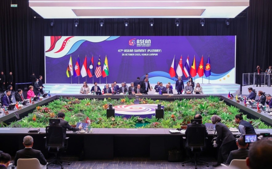 Prime Minister Pham Minh Chinh attends the 47th ASEAN Summit's Plenary Session and the Handover Ceremony of the Second Protocol Amending the ASEAN Trade in Goods Agreement (ATIGA). (Photo: VNA)