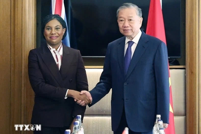 On the same day Vietnamese Party chief meets with leader of the Conservative Party of the UK Kemi Badenoch in London. She emphasises that the Conservative Party values and supports the promotion of multifaceted cooperation between the two countries, as well as people-to-people ties. (Photo: VNA)
