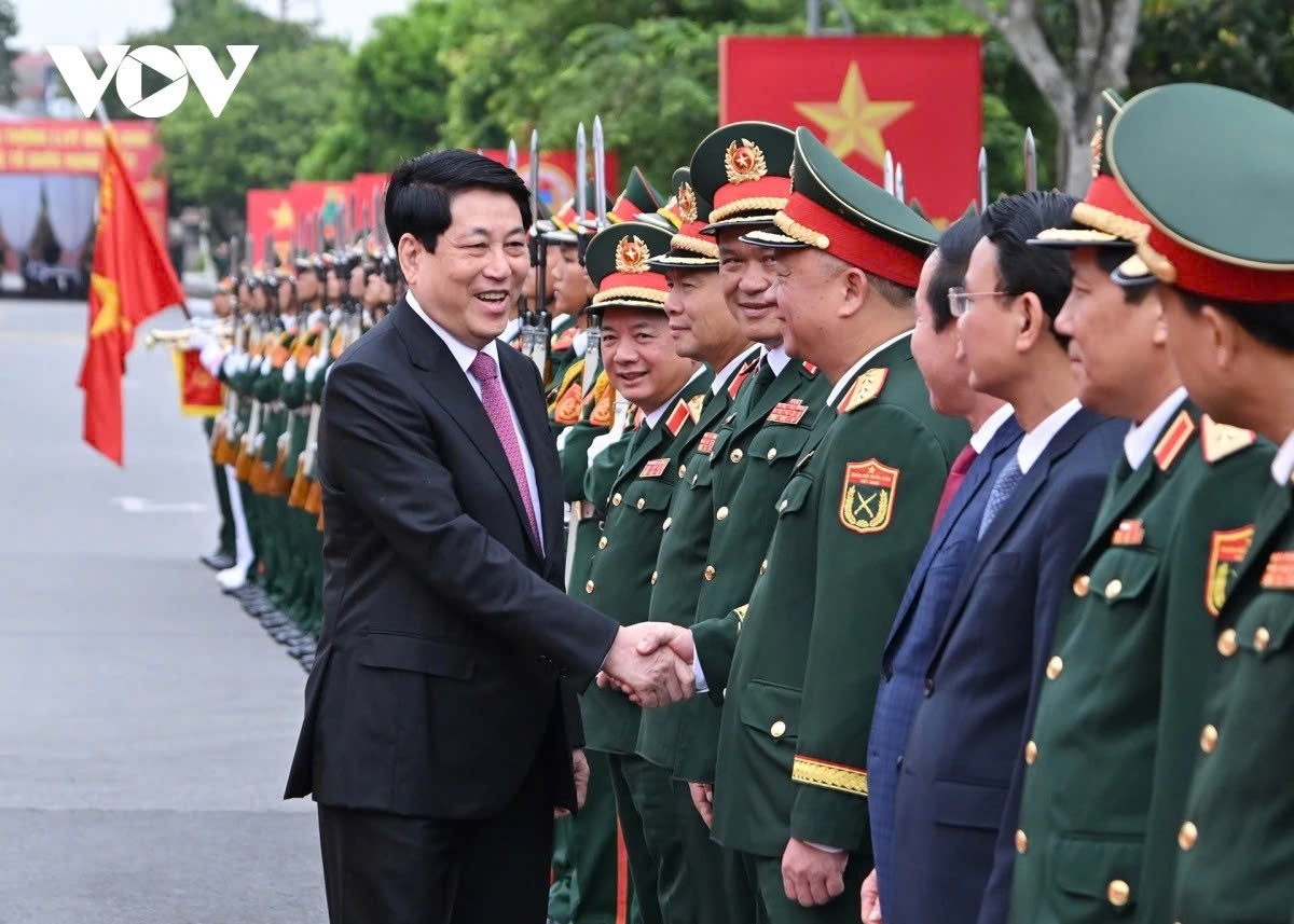 State President Luong Cuong visits Military Region 3 on October 28 to attend a ceremony marking the 80th traditional day of the armed forces of the military region. (Photo: VNA)