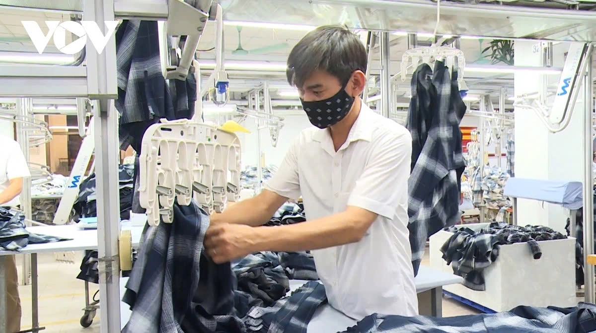 Experts say reforming Vietnam’s growth model is essential to avoid the middle-income trap