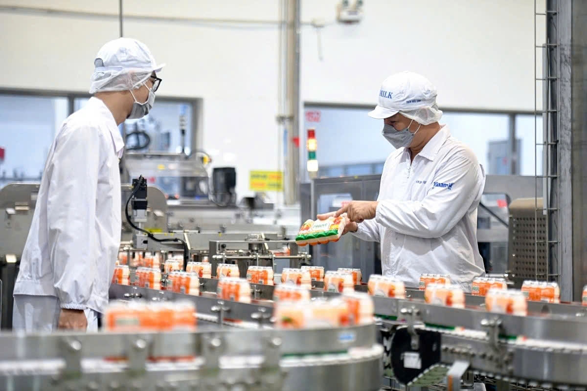 Vietnam Dairy Products Joint Stock Company (Vinamilk) owns a network of modern factories with large-scale production capacity. It is one of Vietnam’s leading corporations and a top dairy brand in Southeast Asia.