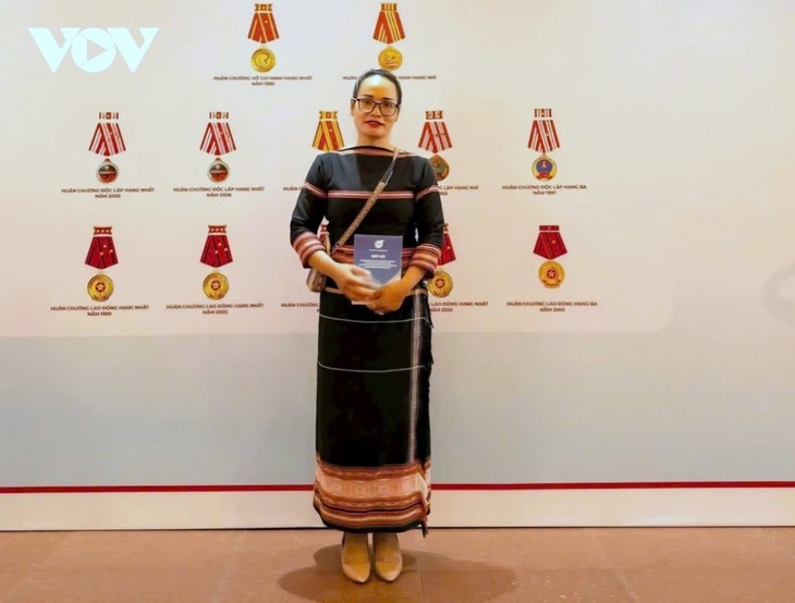Ms. H’Uyen Nie in the traditional attire of the Jarai ethnic group (Photo: Hoang Qui/VOV–Central Highlands)