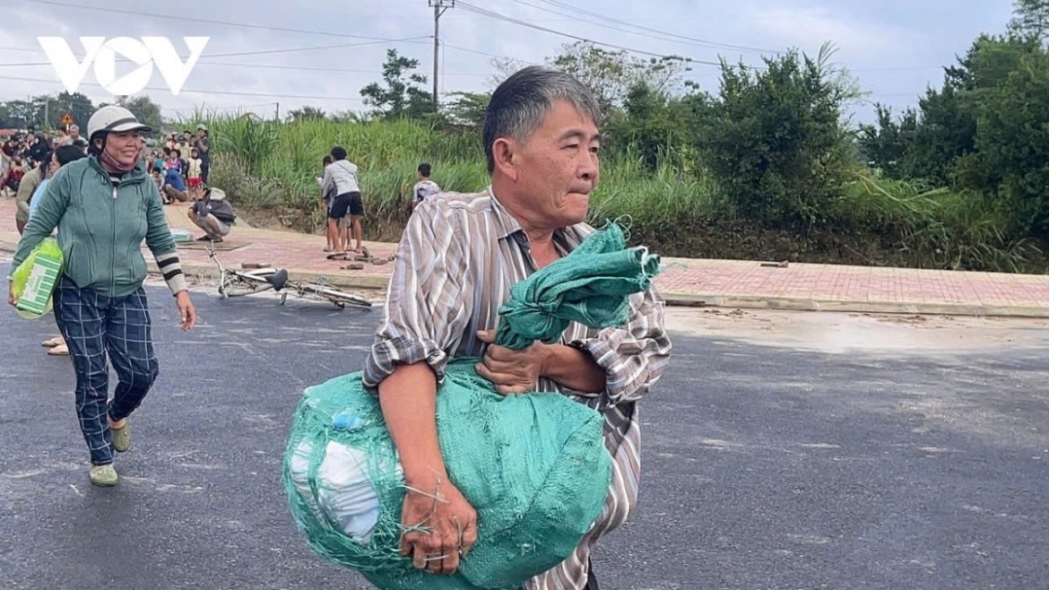 These relief supplies are not only essential goods, but also a source of reassurance - a reminder that the State and the community leave no one behind in times of disaster.
