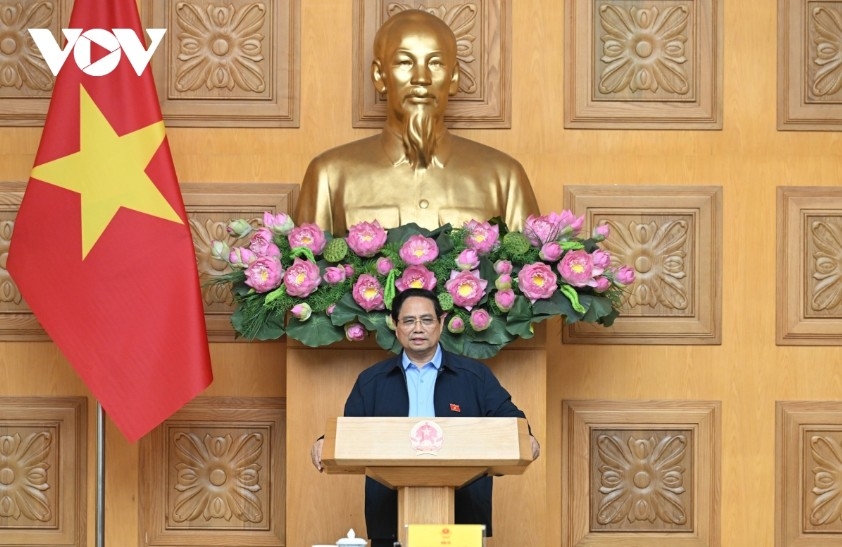 Prime Minister Pham Minh Chinh chairs the working session