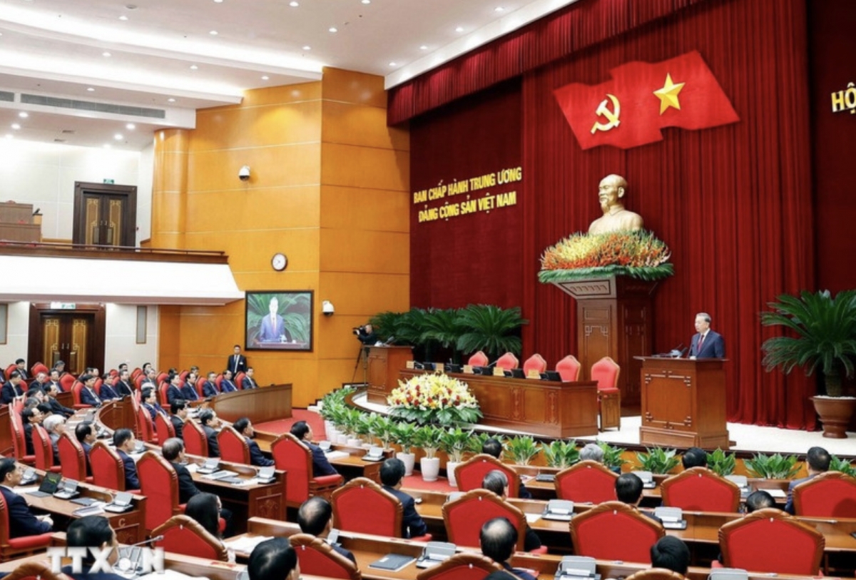 Party General Secretary To Lam delivers the closing remarks at the 14th plenum of the 13th Party Central Committee on November 6 morning. (Photo: VNA)
